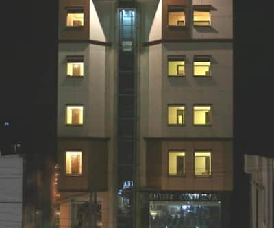 https://imgcld.yatra.com/ytimages/image/upload/t_hotel_yatra_city_desktop/v1432121535/Domestic Hotels/Hotels_Amritsar/Khyber Continental/Hotel_Exterior_at_Night.jpg